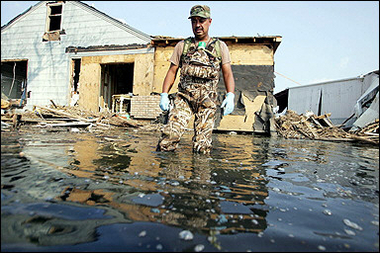 NationalGuardWadesPastShatteredHome-PaulMeira-PortSulphurLA