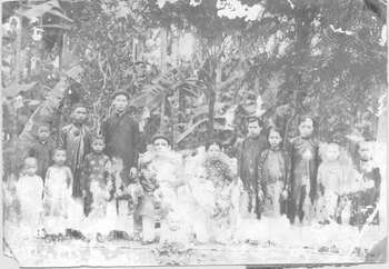 Viet Namese family, Hue, 1922