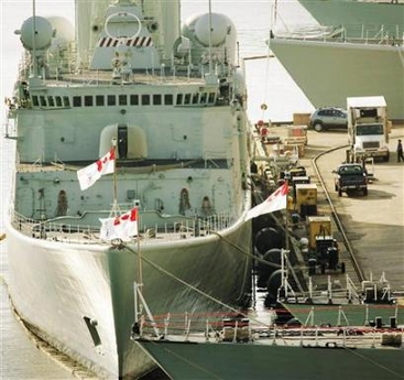 HalifaxNS-CanadianDestroyerHMCsAthascan+2Frigates+CoastGuardShipLoadUp3Sept05