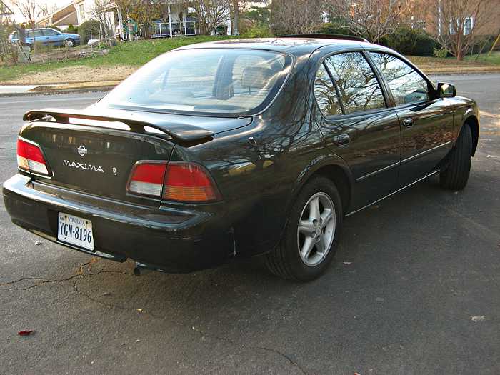 jerry-va on Craig's List WashDC Nissan Maxima 1987 - corner 1