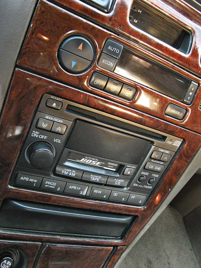Jerry-VA sales on Craig's List, WashDC Nissan Maxima 1987 82,xxx $4200 -- Instrument panel