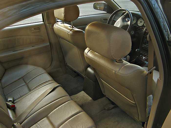 Jerry-VA sales on Craig's List, WashDC Nissan Maxima 1987 82,xxx $4200 -- Interior, Front