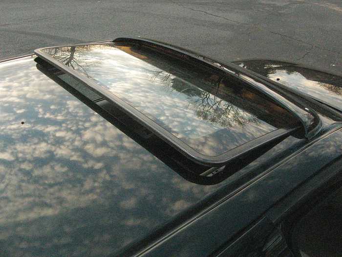 Jerry-VA sales on Craig's List, WashDC Nissan Maxima 1987 82,xxx $4200 -- sunroof