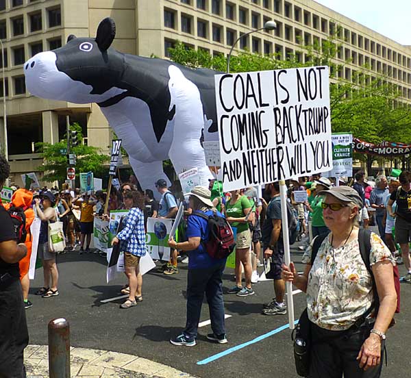 07-ClimateMarch-Cow+CoalIsNotComingBack-EndOfGroup2-Sanctuary-LandRights-Farming